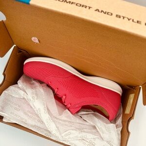 Skechers Women's Soft Pink Sneakers Size 10